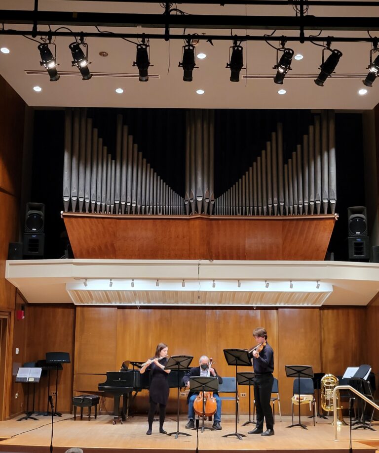 20221205 194400 768x916