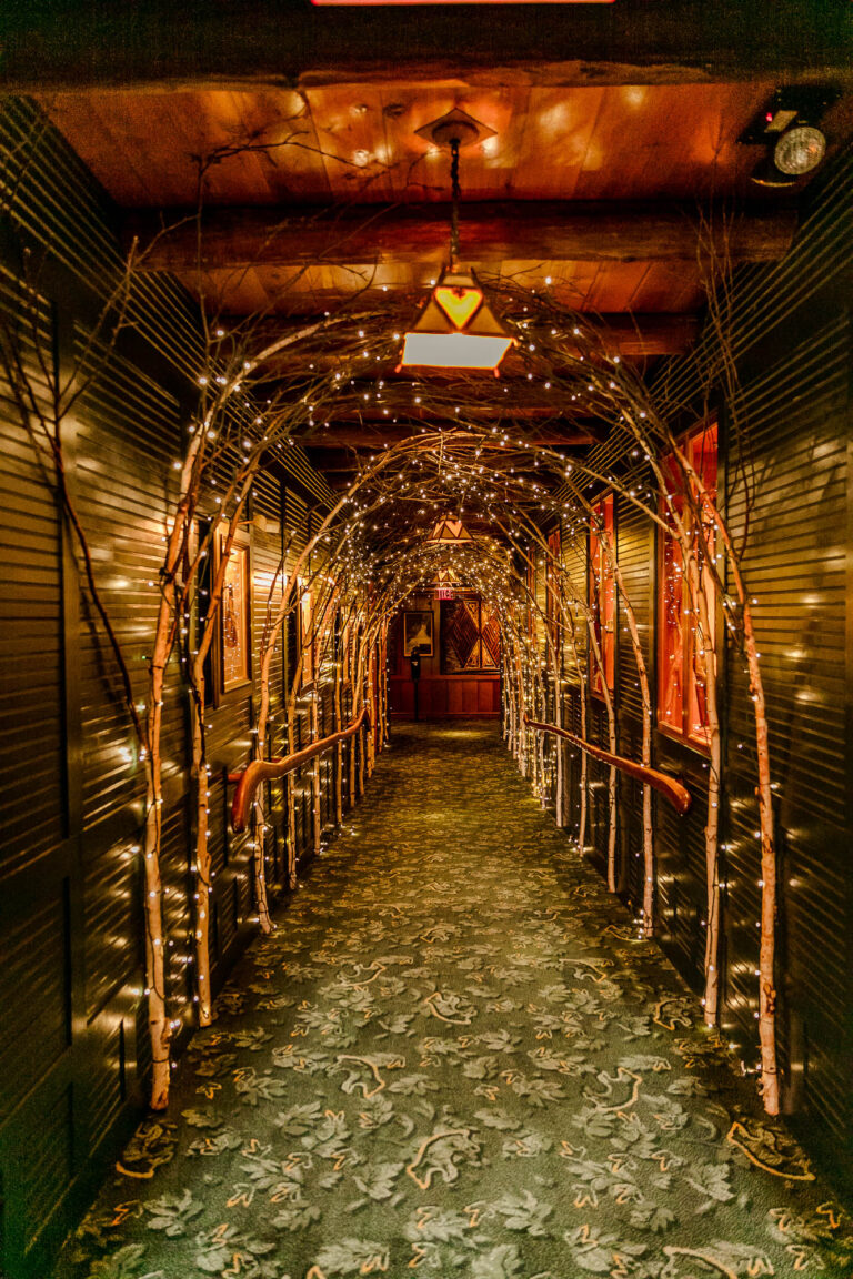 Clydes TowerOaksLodge 9206 768x1152